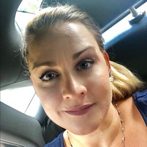 Meet your Posher, Connie